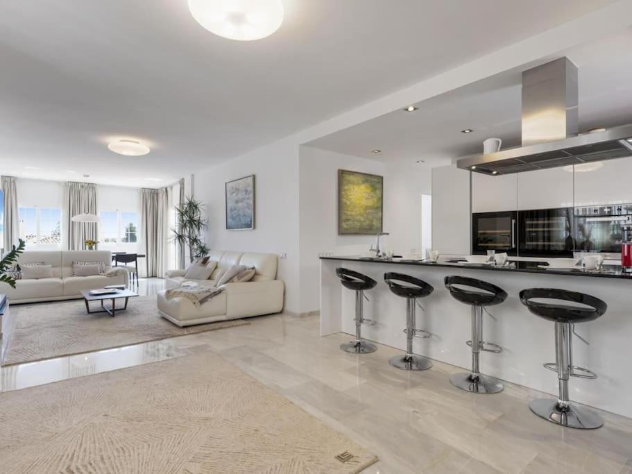 Beautiful Townhouse Apartment *